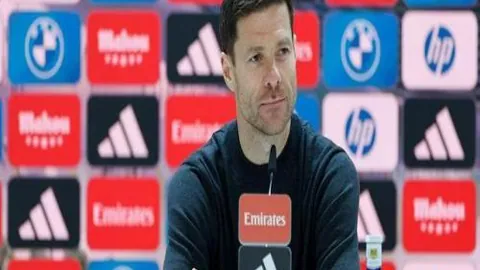 迈阿密站第8日赛程前瞻：郑钦文迎战萨巴伦卡，7点前开赛，张帅同场竞技