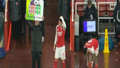 RB萊比錫與巴黎聖日耳曼2-2戰平，歐冠小組賽第4輪杜牧進兩球，多納魯馬阻攔點球